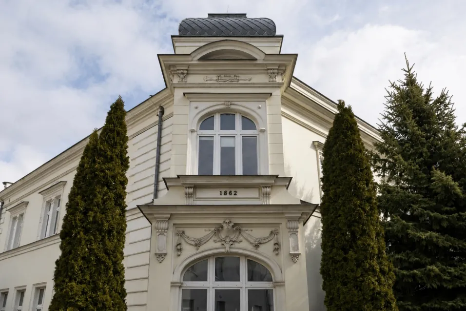 Fasada Willi Buchholza w Bydgoszczy z datą 1862